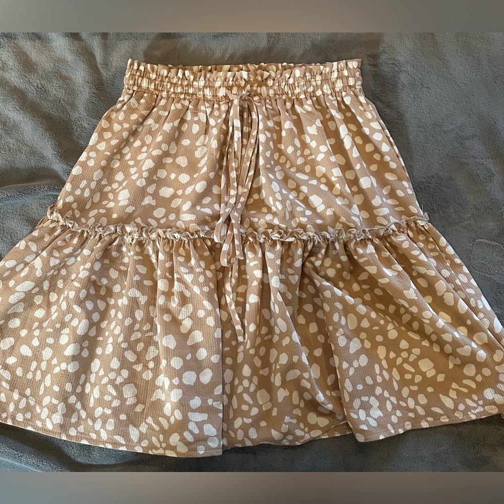 Stylish Tan Skirt with White Pattern